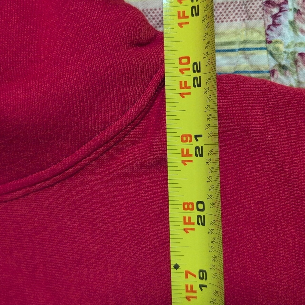 Santa Claws Red Christmas Sweatshirt Size Medium - Picture 8 of 10